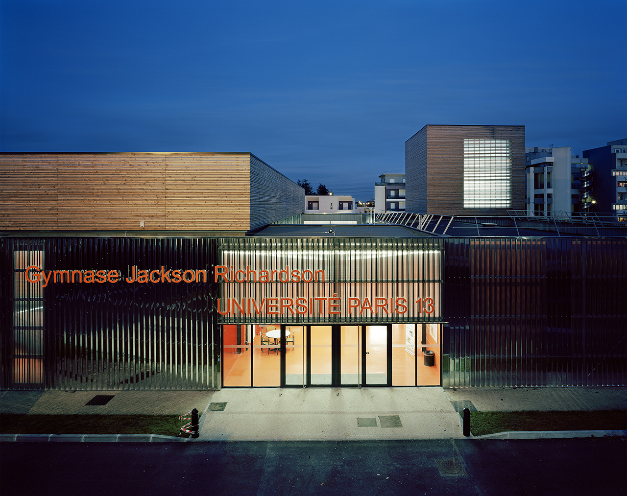 archi5-Villetaneuse-Gymnase-EntreeNuit